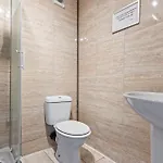 Σπίτι διακοπών Comfy 5-Bdr Family House,Guests 10, Fast Wi-Fi, Parking