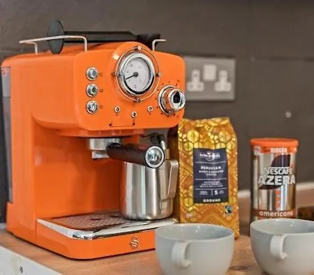 5-Bdr Family House, Guests 10, Fast Wi-Fi, Parking