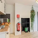 펜션 Comfy 5-Bdr Family House,Guests 10, Fast Wi-Fi, Parking *